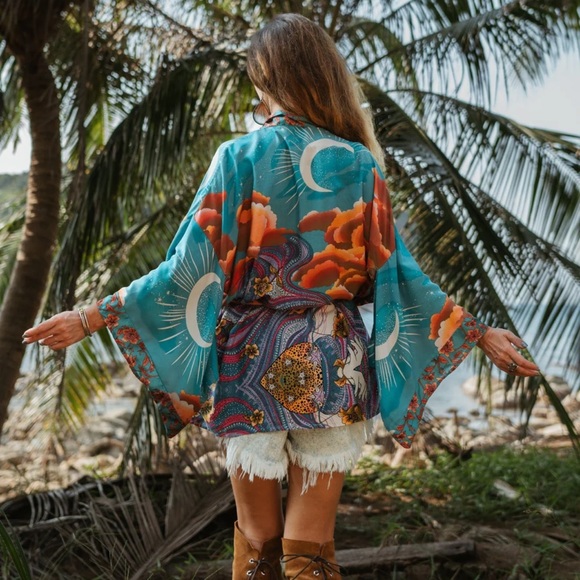 Moon Kimono in Green - Picture 5 of 16